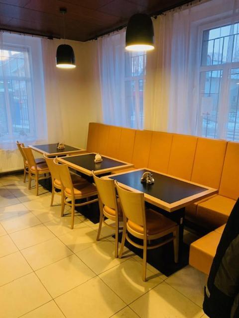 Pivovar Maly Janek - Restaurace, Penzion A Stany Jince Exteriör bild