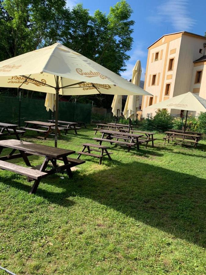 Pivovar Maly Janek - Restaurace, Penzion A Stany Jince Exteriör bild