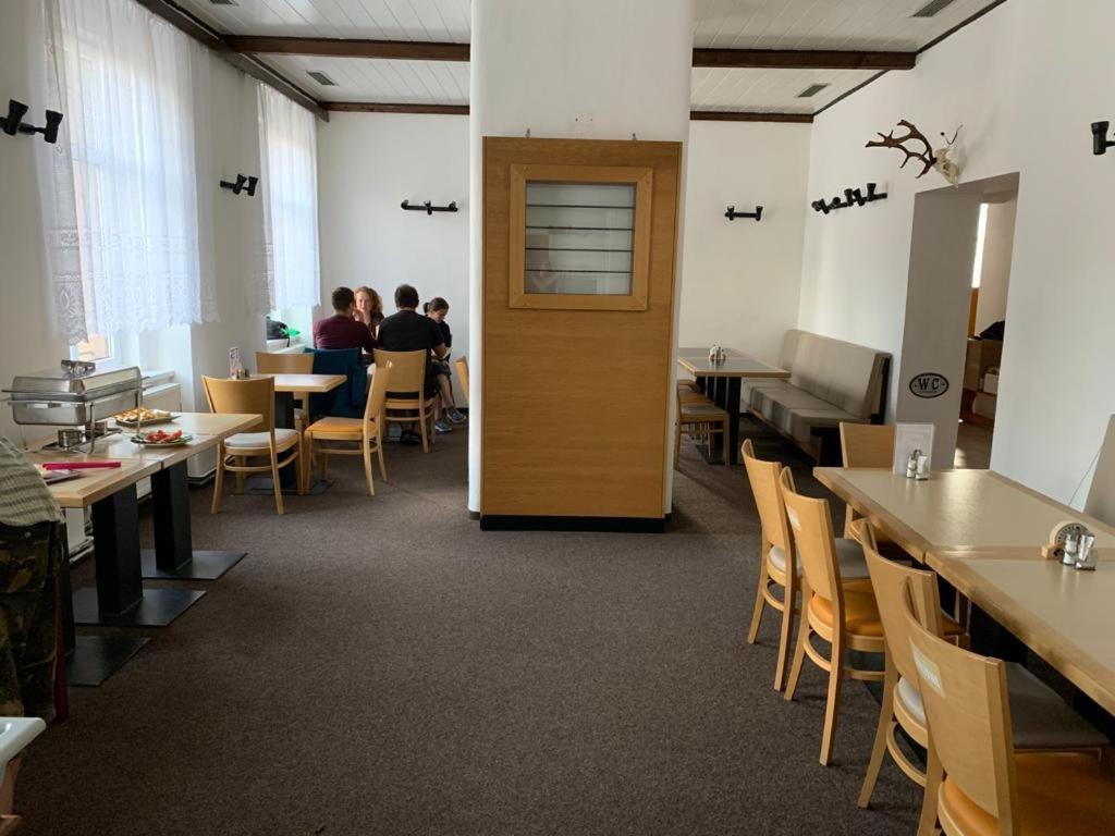 Pivovar Maly Janek - Restaurace, Penzion A Stany Jince Exteriör bild
